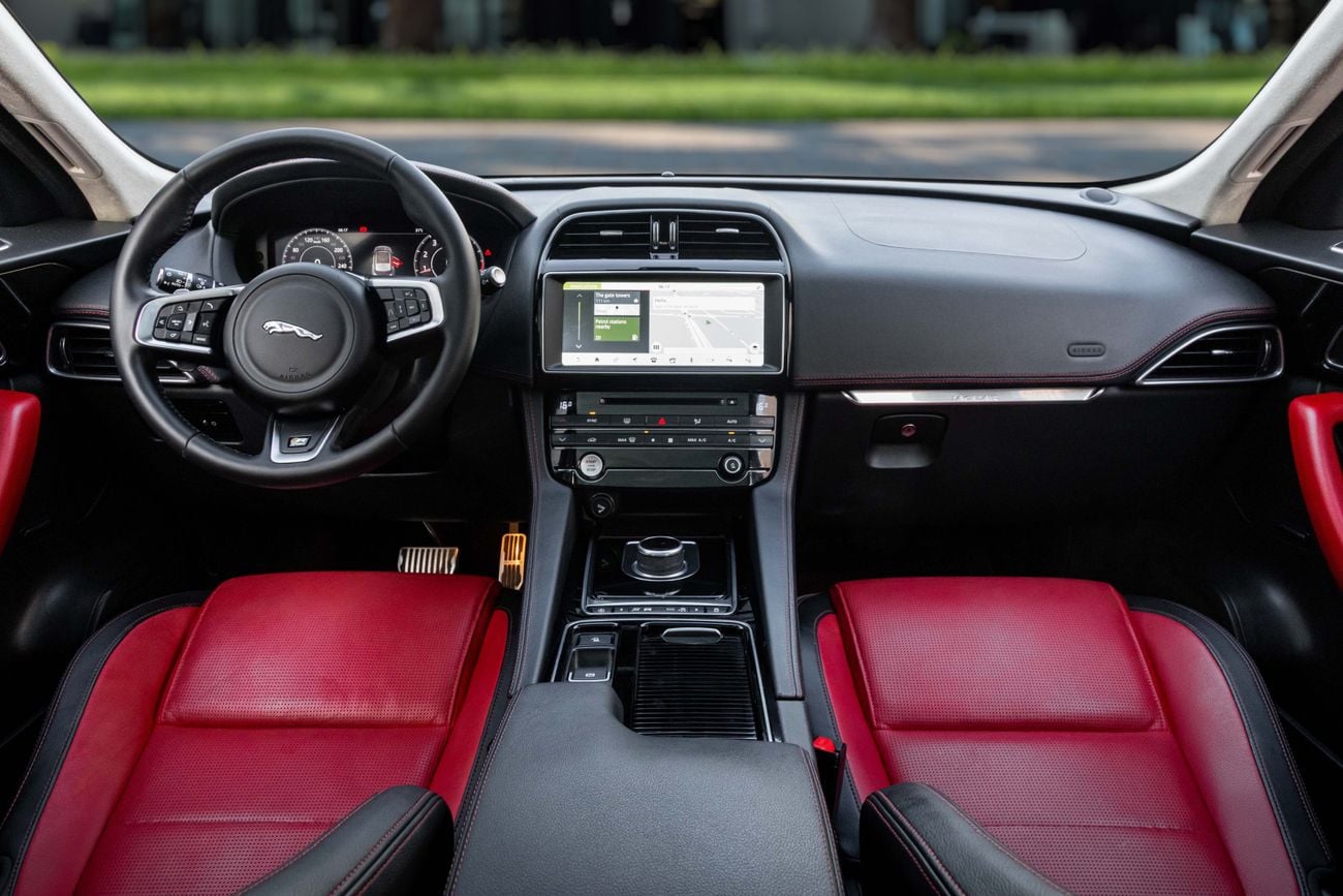 Jaguar F-PACE | 1,763 P.M | 0% Downpayment | Magnificient Condition!