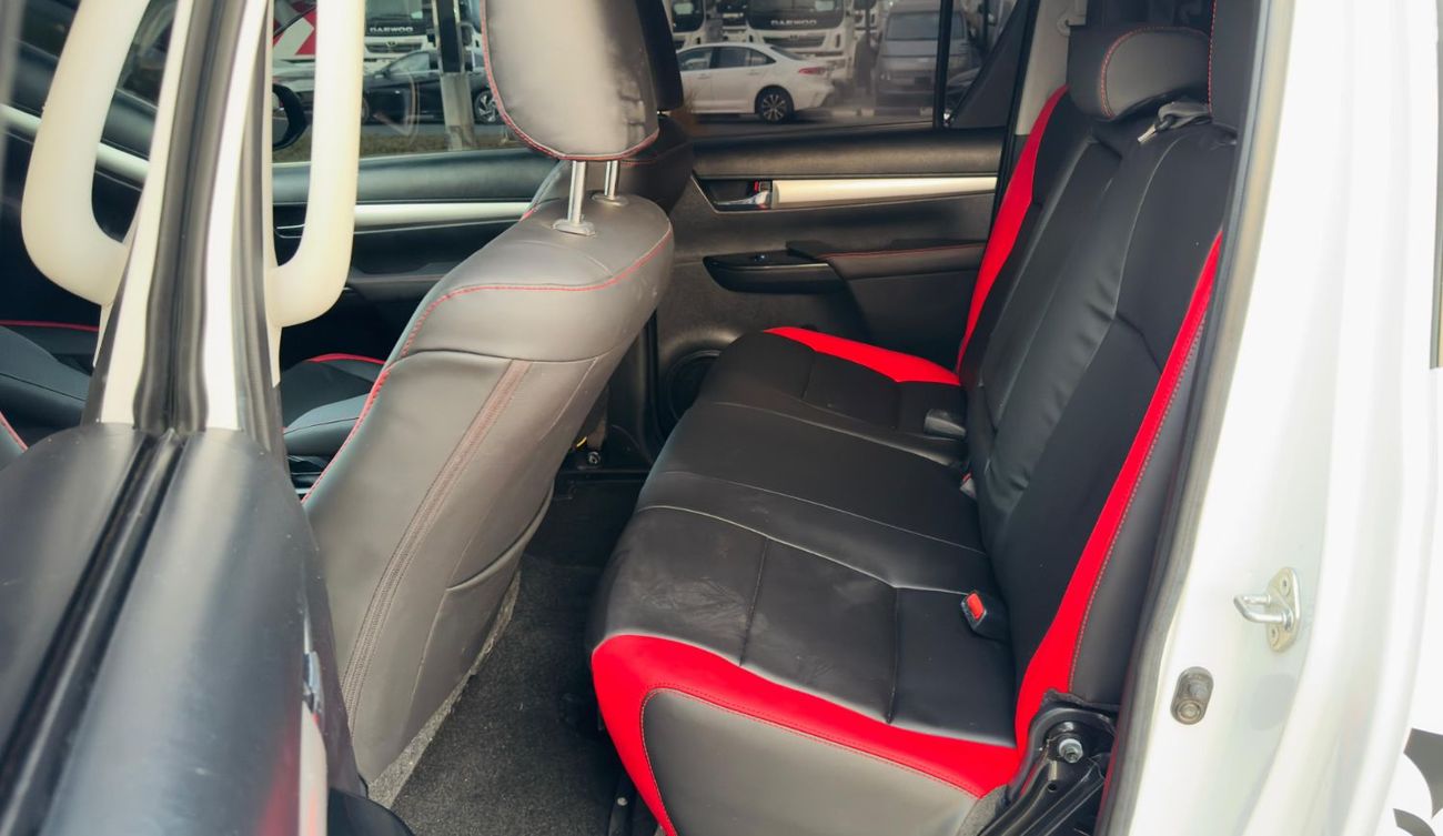 Toyota Hilux OFF-ROAD MODIFIED | MANUAL TRANSMISSION | 2.8L DIESEL ENGINE | DOUBLE CABIN | 2021