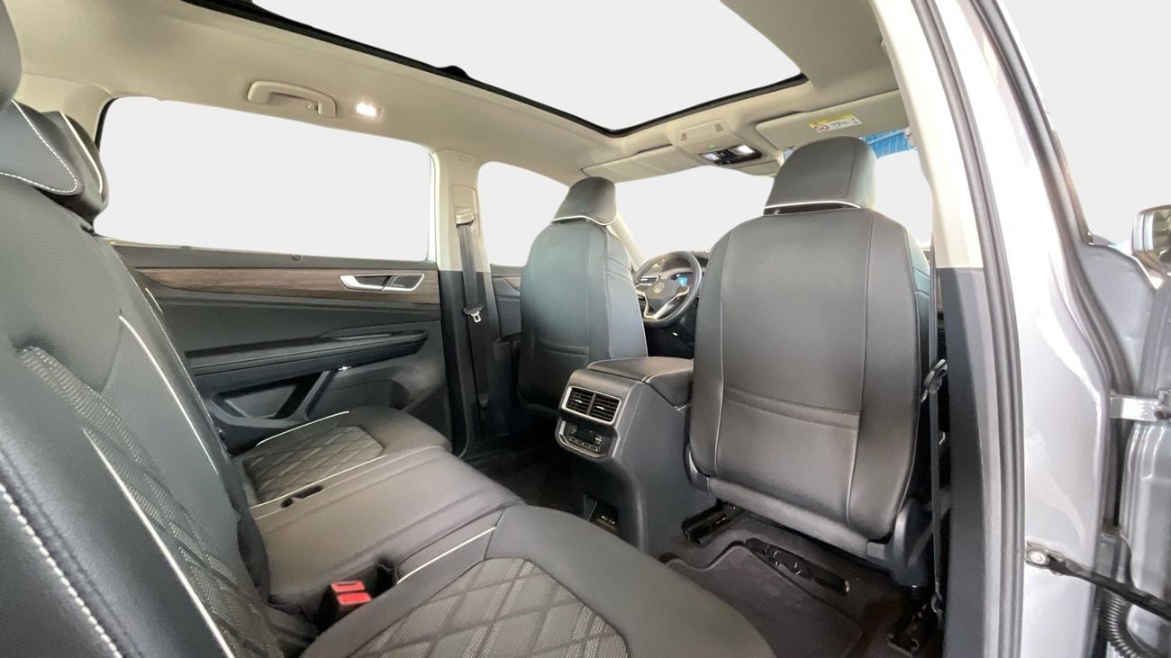 Volkswagen Teramont 2.0 R-LINE 4WD | Guaranteed Warranty | 0 Down Payment