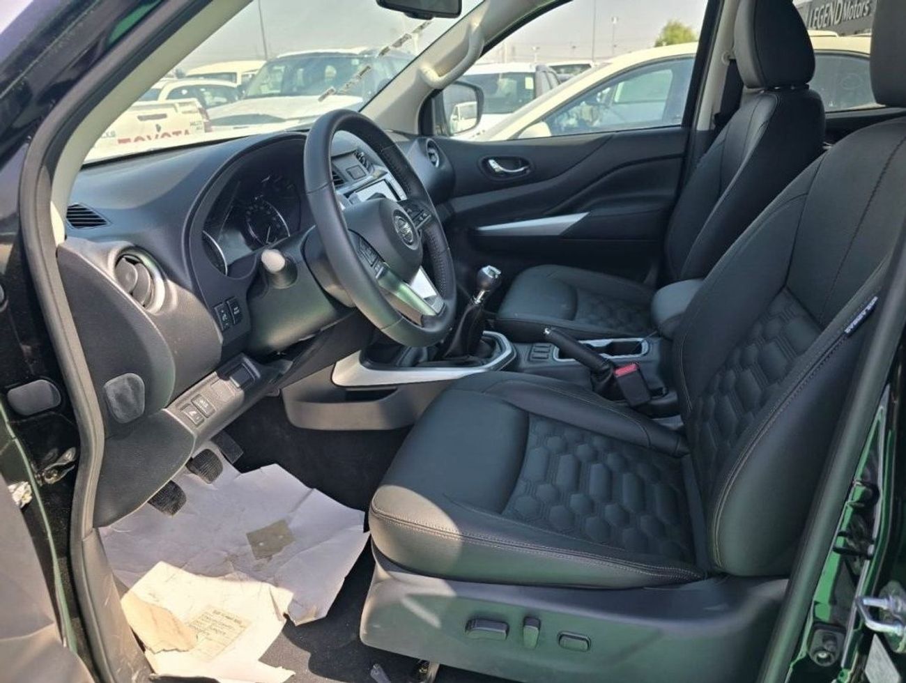 نيسان نافارا Std 2.5L 4WD M/T