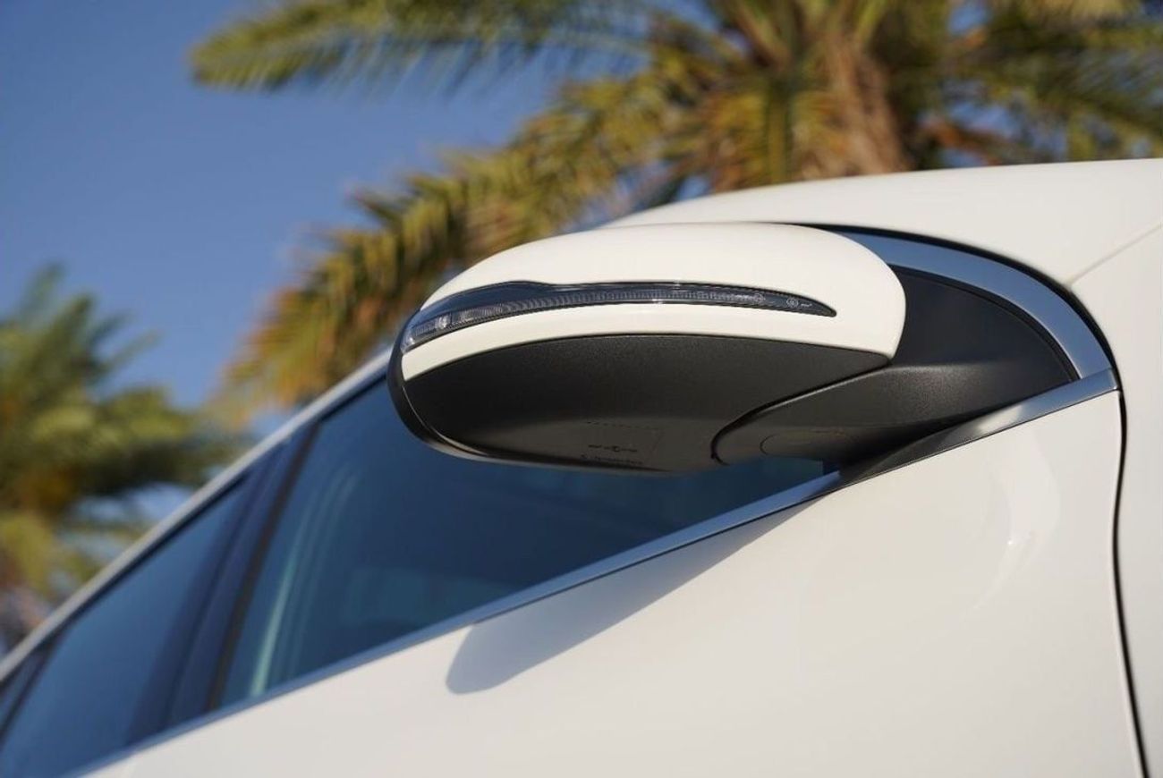 مرسيدس بنز GLA 200 2025 Mercedes-Benz Gla200 1.3 L with 360 Camera and ambient lighting