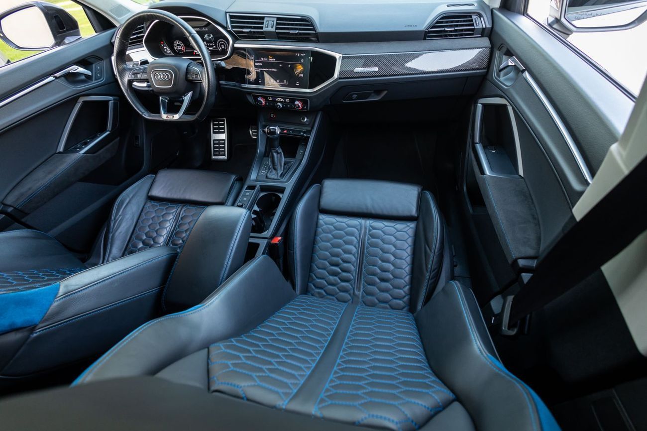 Audi RS Q3 TFSI quattro 2.5L SUV