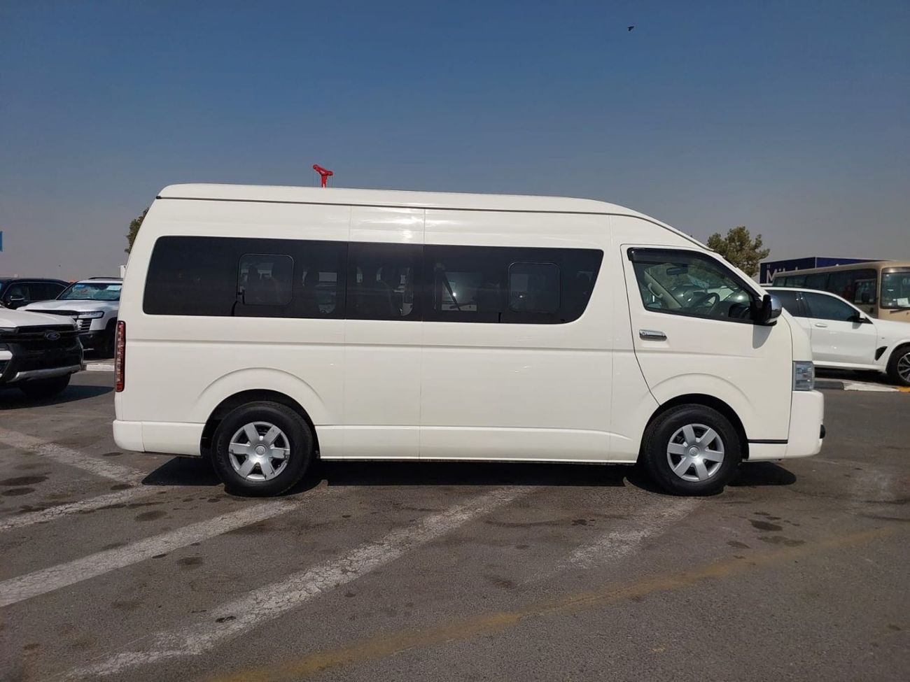 تويوتا هاياس (RAMADAN OFFER) TOYOTA HIACE COMMUTER VAN RHD 2016 MODEL 3.0 L DIESEL AUTOMATIC(PM29828)