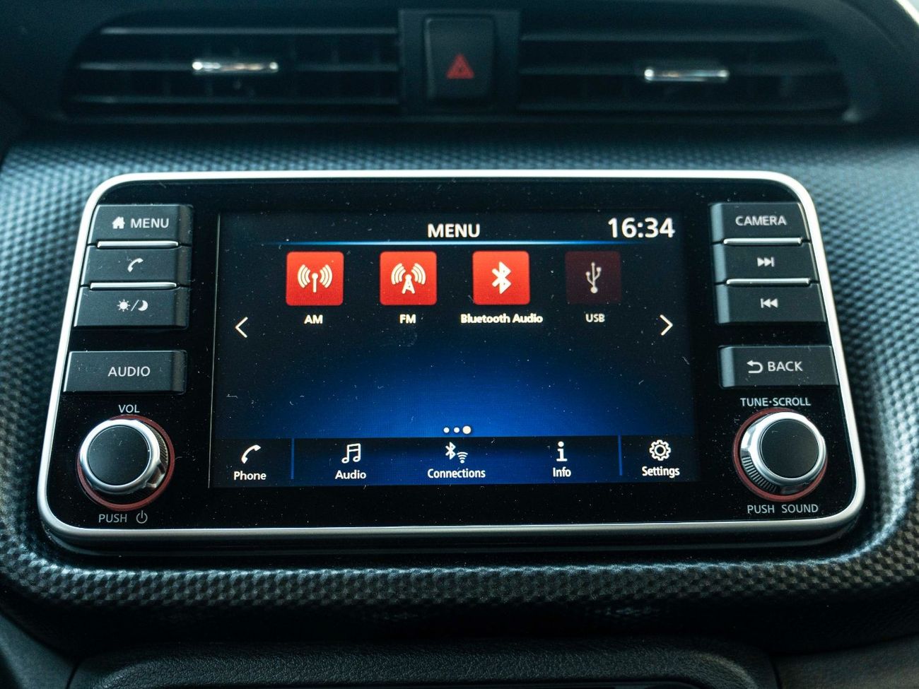 نيسان كيكس AED 943 PM • KICKS SV • ONLY 20,000 KM • FULL SERVICE HISTORY • PRISTINE CONDITION