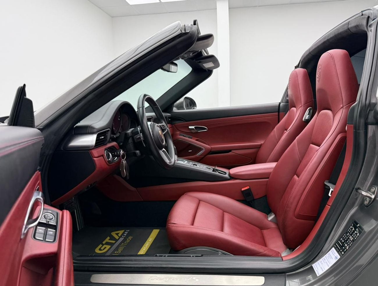 Porsche 911 2017 Porsche Targa 4S, Porsche Warranty+Full Service History, Euro Specs