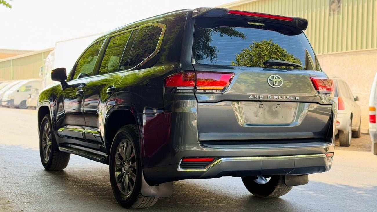 تويوتا لاند كروزر -