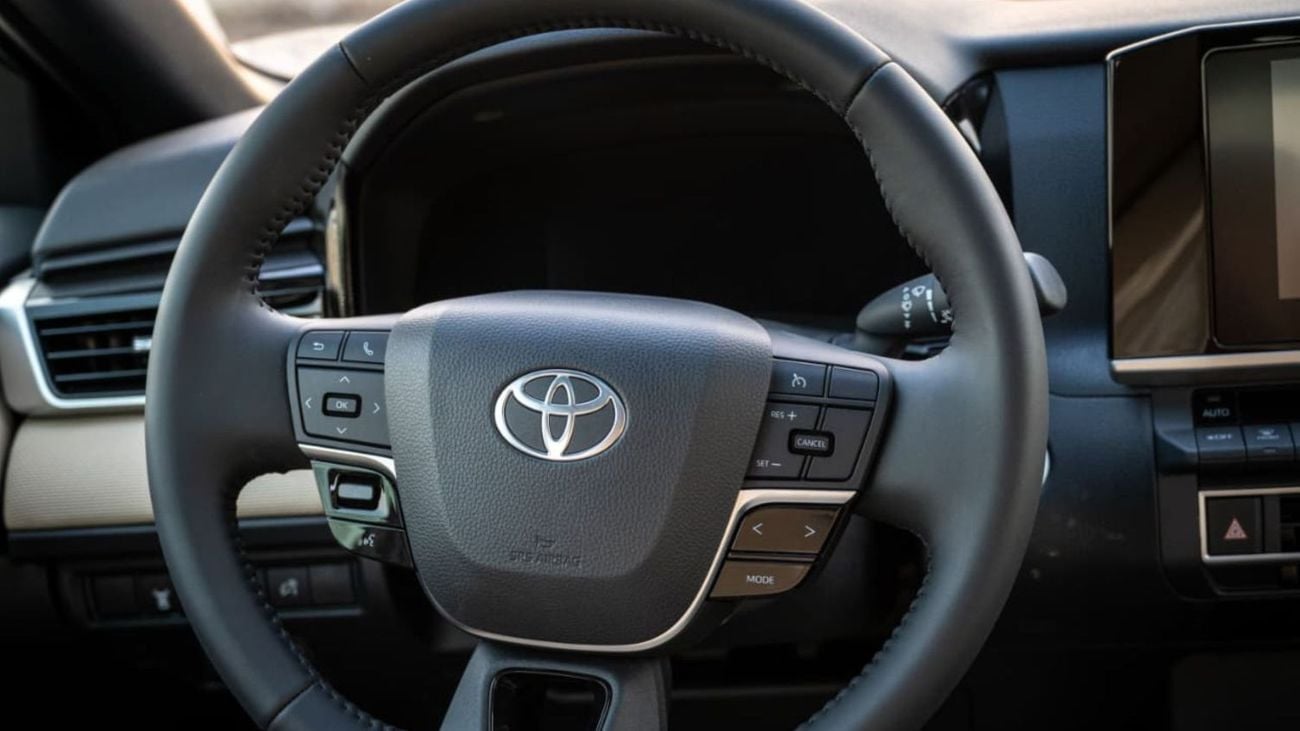 تويوتا كامري GLE 2.5L Hybrid