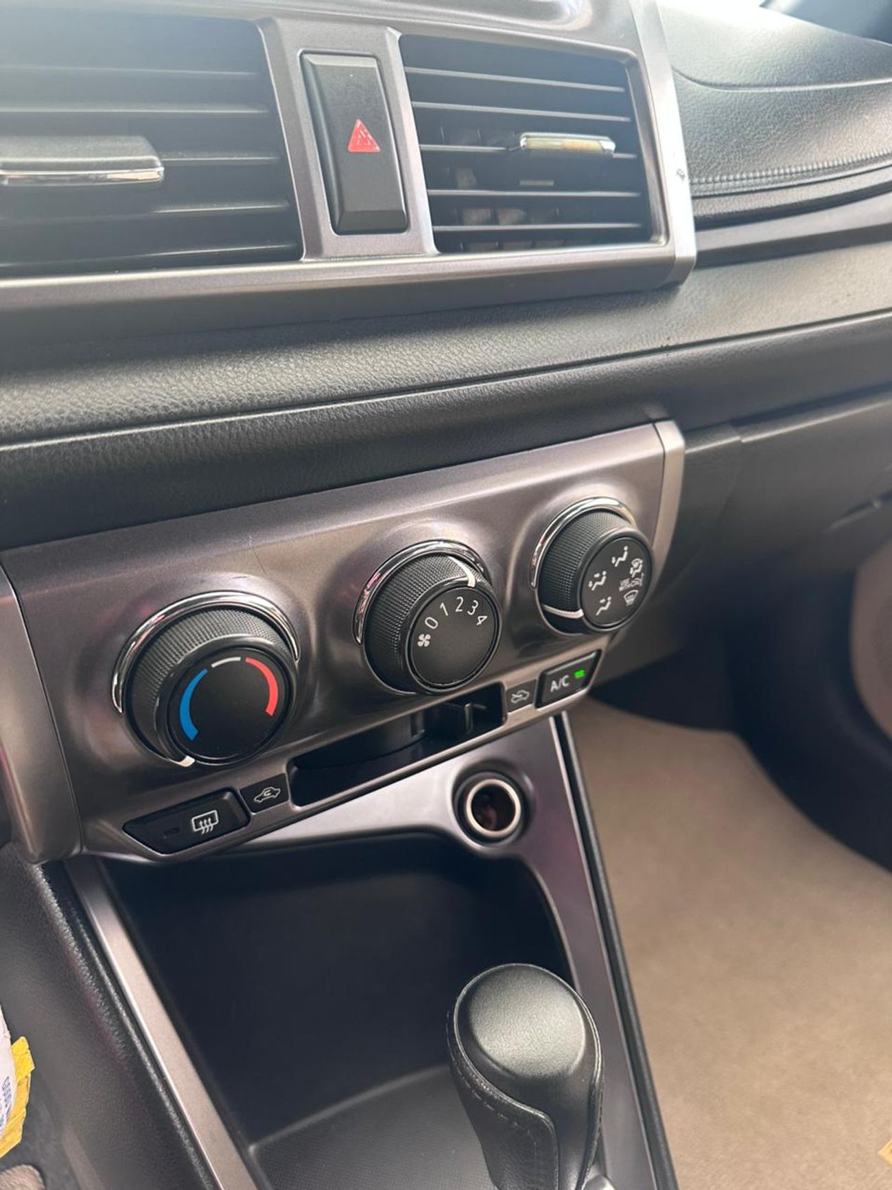 Toyota Yaris E 1.5L (109 HP)