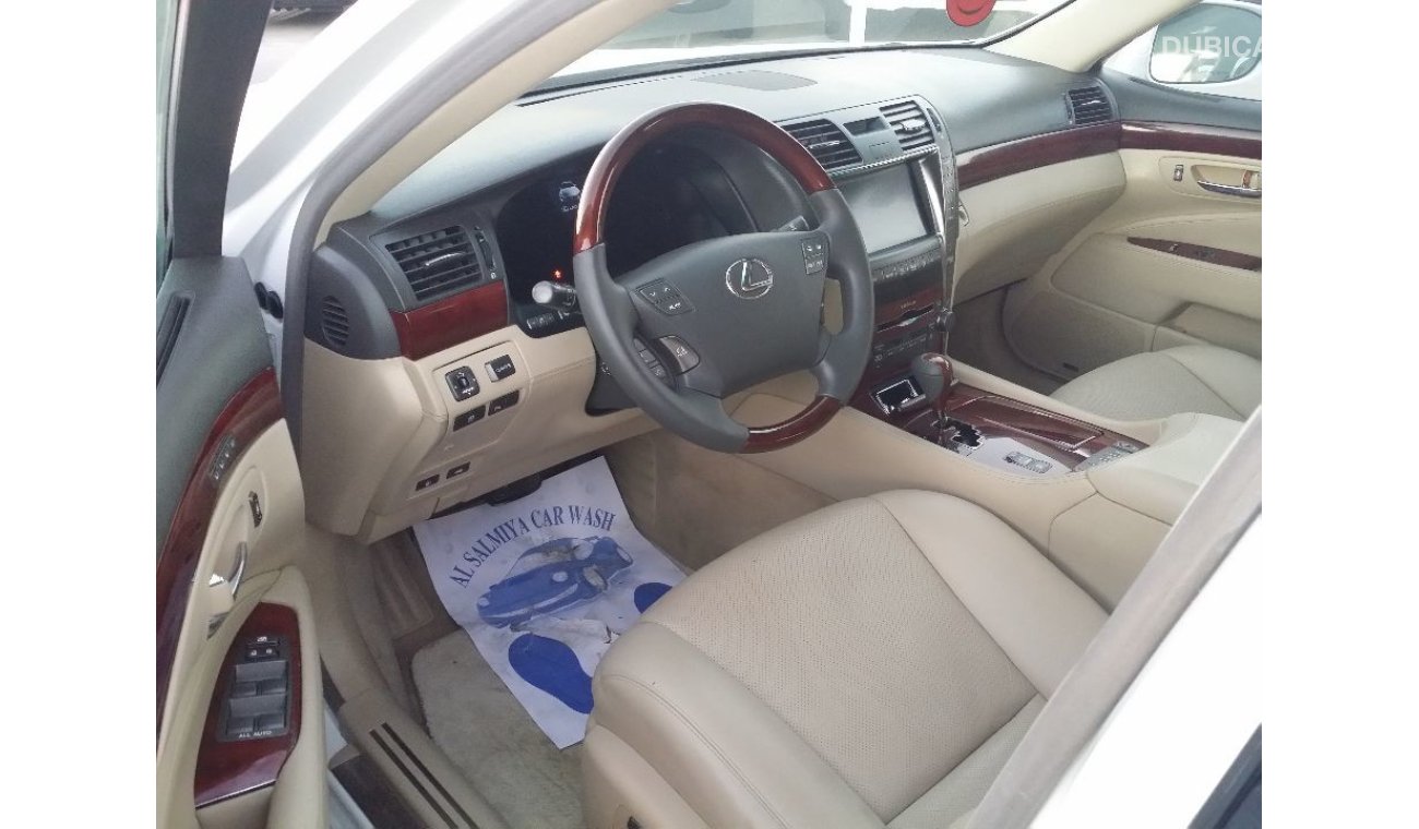 Lexus LS460