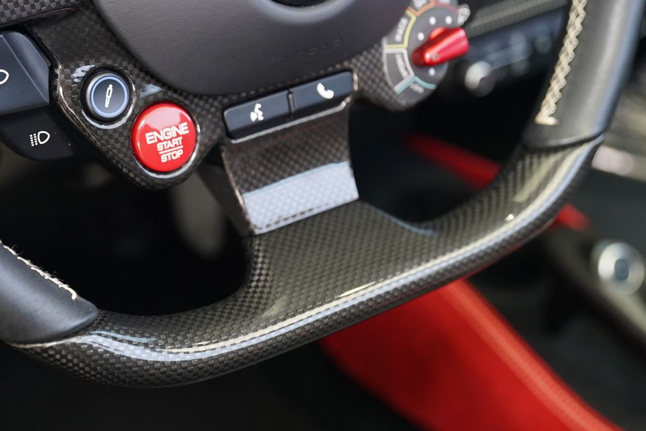 Ferrari F8 Spider 3.9T V8