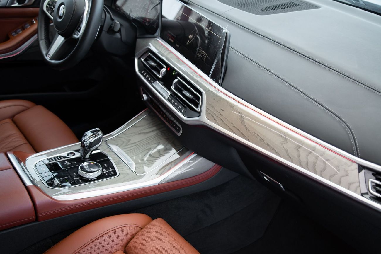 BMW X7 xDrive40i Luxury M Sport Package 3.0L