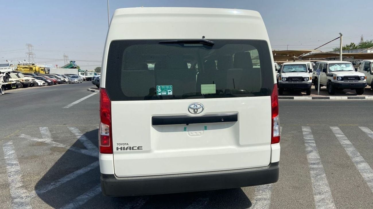 Toyota Hiace TOYOTA HIACE 2.8 DIESEL DX MANUAL TRANSMISSION