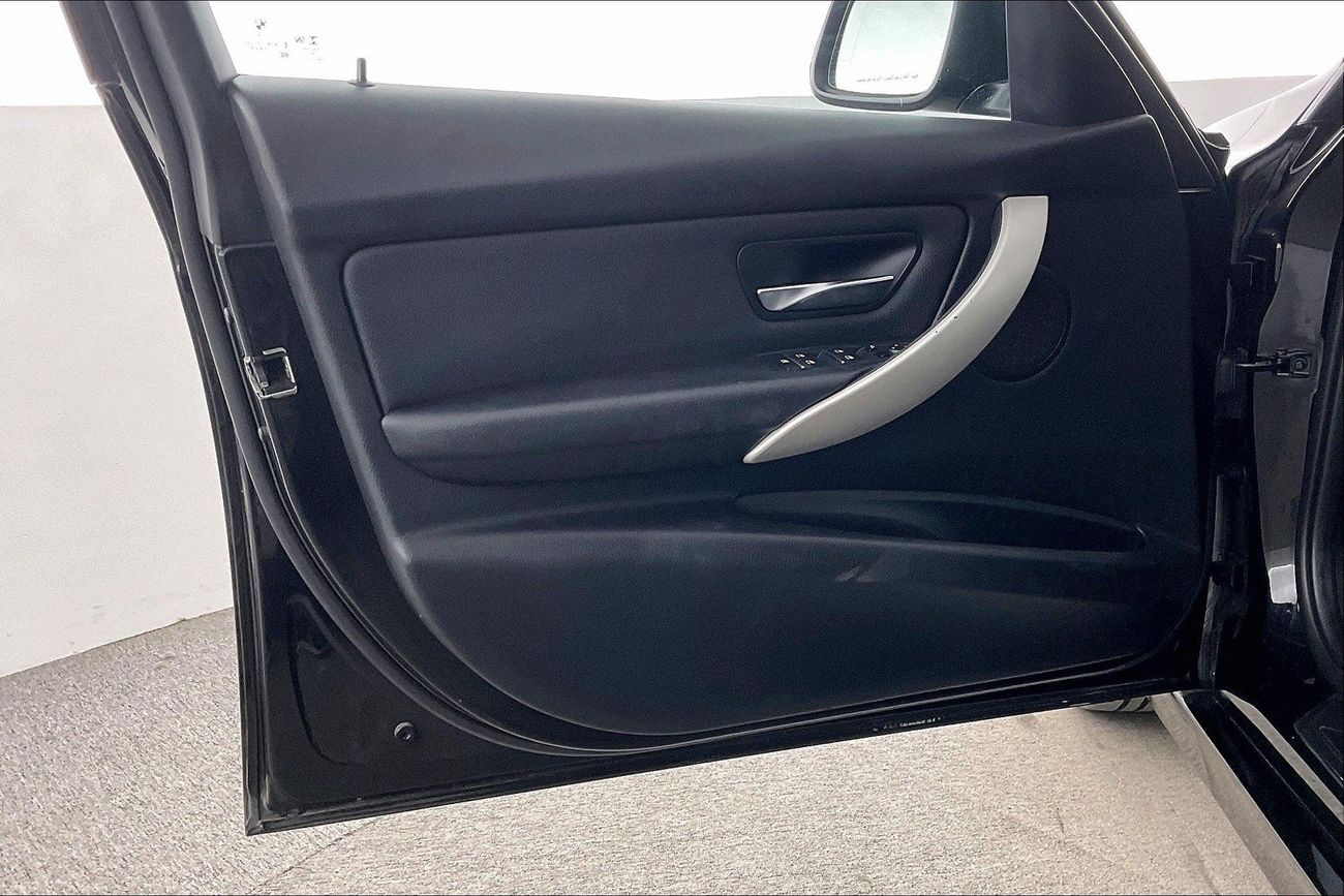 BMW 318i Standard | Guaranteed Warranty | 0 Down Payment