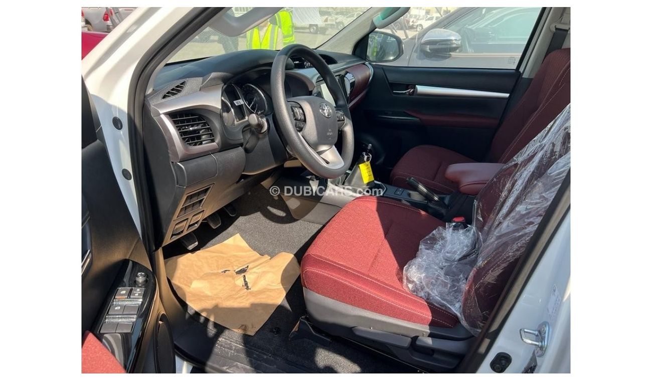 Toyota Hilux TOYOTA HILUX 2.7 DC 4x4 MT Petrol GLXS