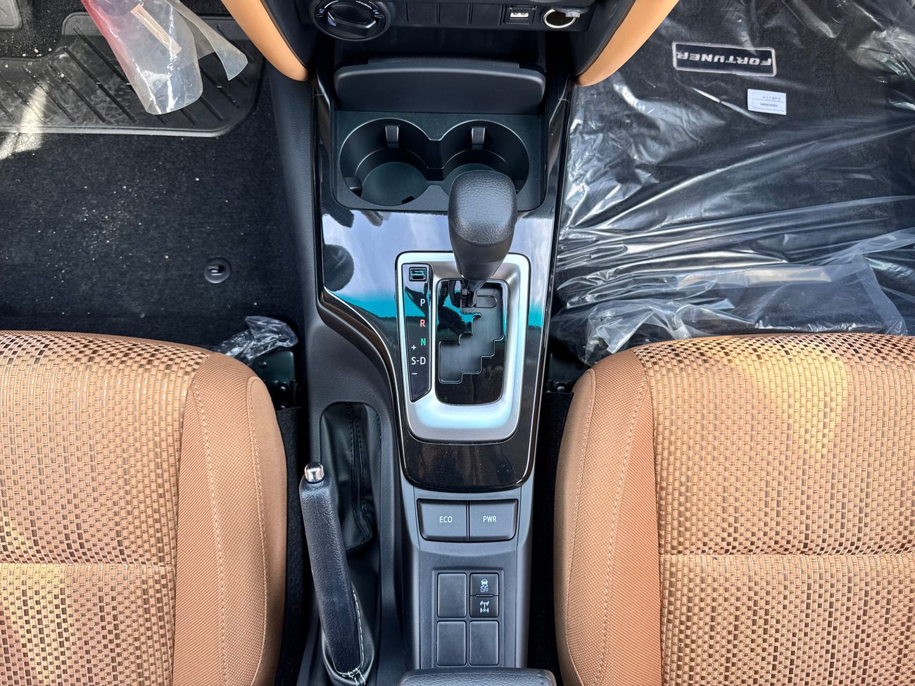 Toyota Fortuner 2025 7-Seats GCC 4X4 2.4L Diesel A/T Brand New 0Km