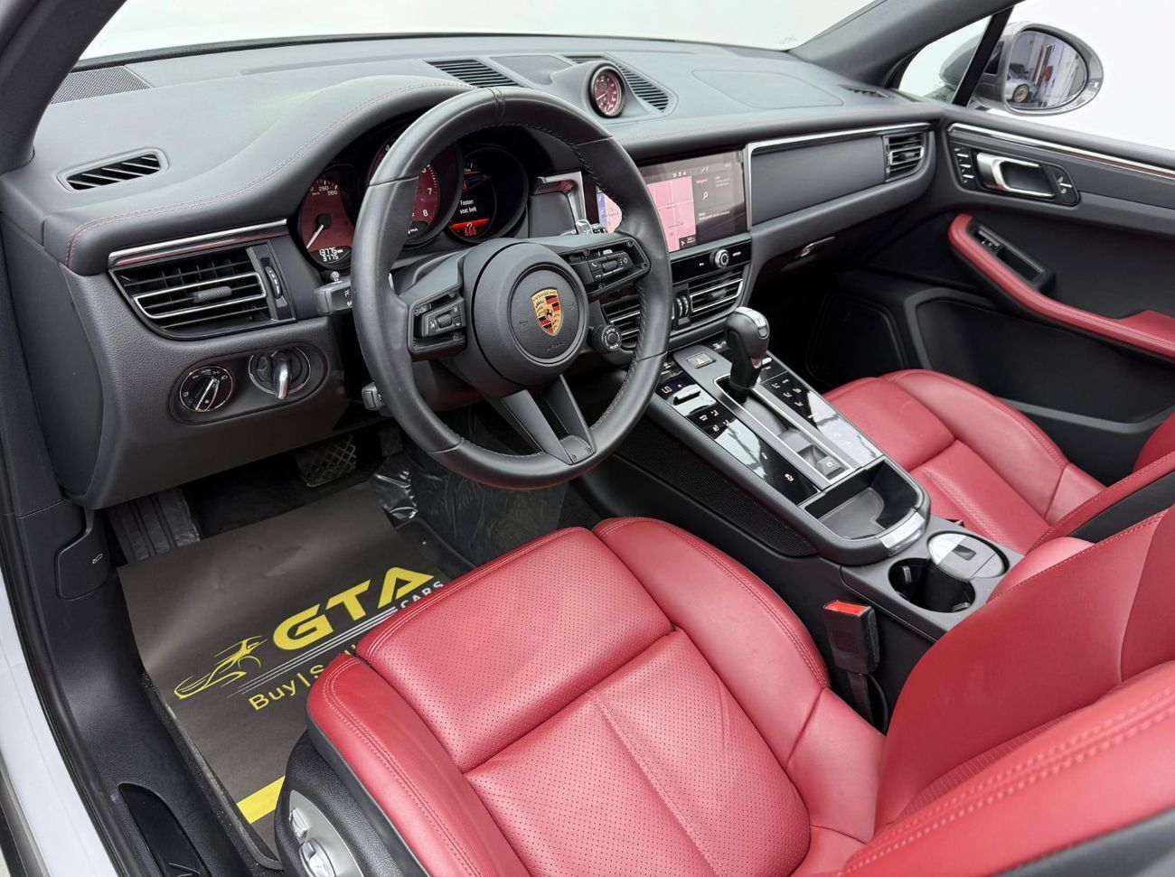 Porsche Macan T 2.0L (260 HP) 2024 Porsche Macan T, 2026 Porsche Warranty, Full Porsche Service History, Very Low