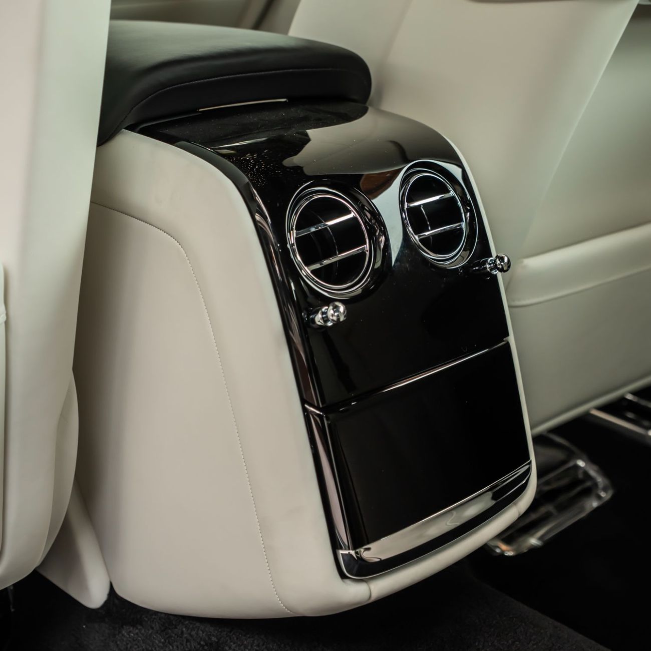 رولز رويس فانتوم 2026 ROLLS ROYCE PHANTOM GCC WITH WARRANTY+ SERVICE( BRAND NEW )