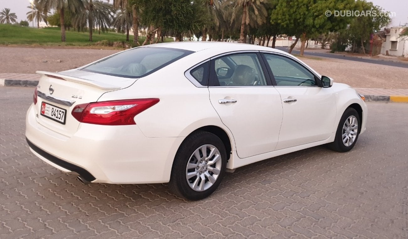 Nissan Altima 2.5 S Model 2018 GCC Specs Single Owner Low Mileage Like Brand New