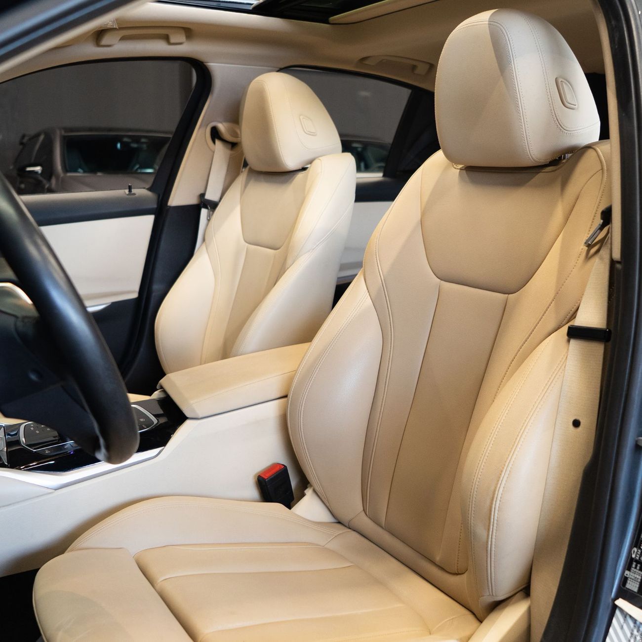 بي أم دبليو 320 Exclusive 2.0L AED 1,340 pm • 0% Downpayment • BMW 320i • 1 Year Warranty