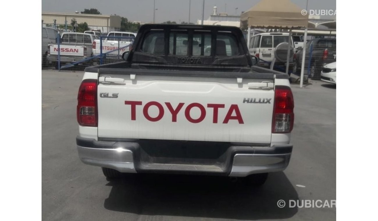 Toyota Hilux petrol single