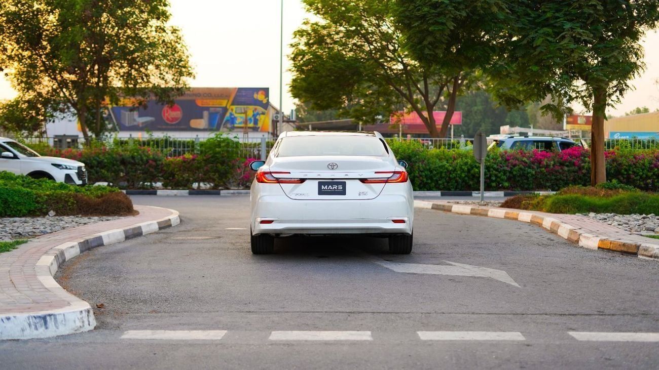 تويوتا كامري Limited 2.5L Hybrid