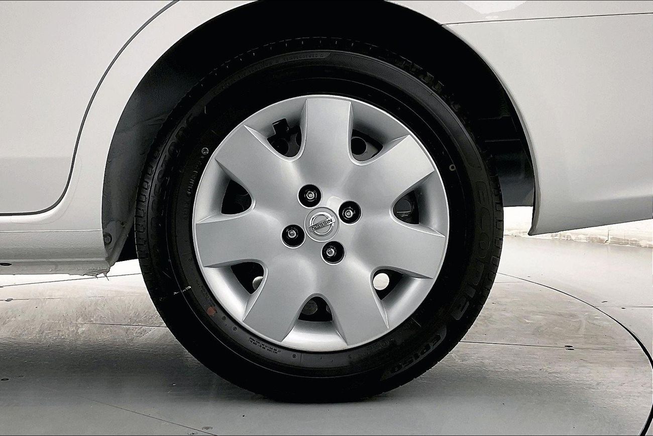 نيسان صني SV | سنة ضمان مجانية | نسبة التمويل 1.99% | خالية من أضرار الفيضانات