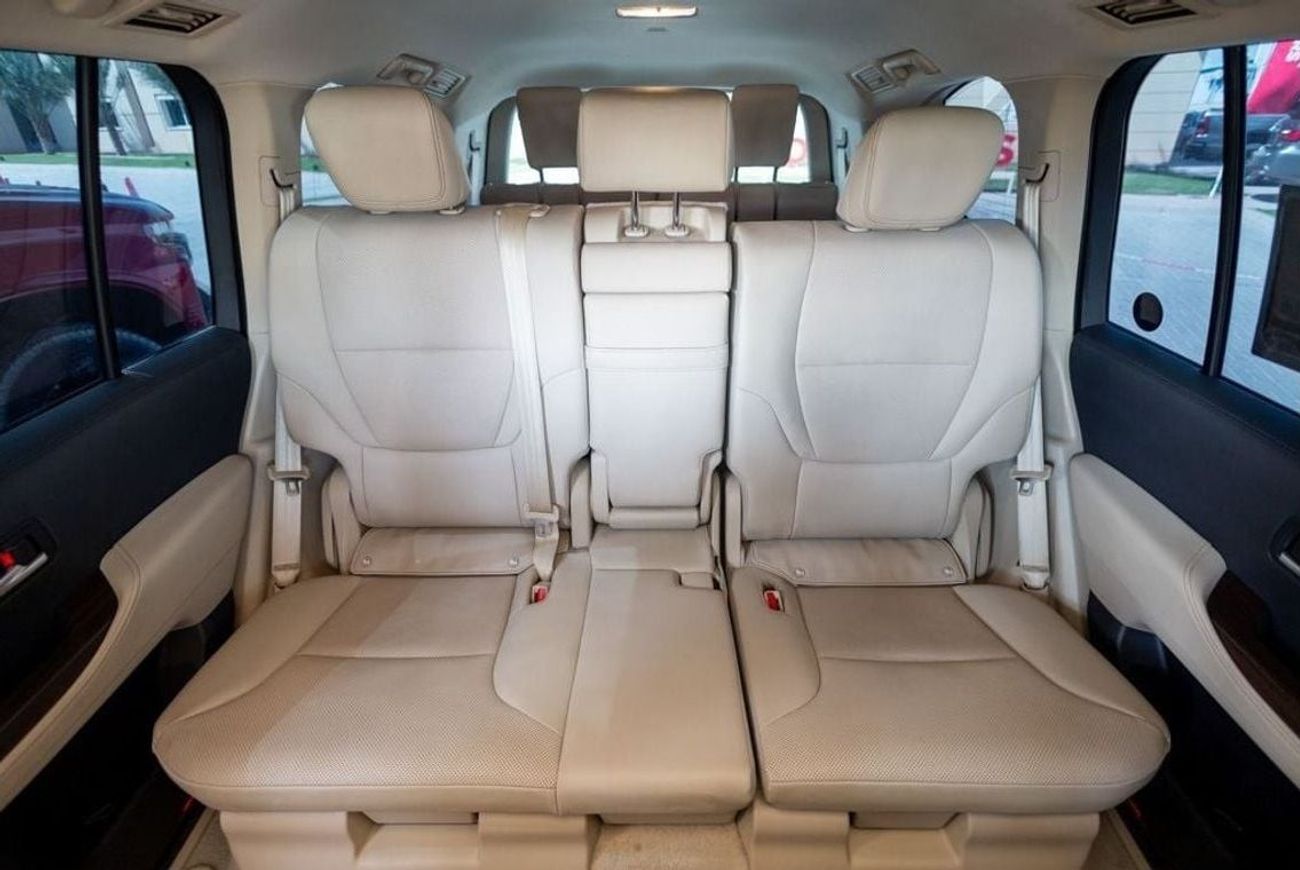 Toyota Land Cruiser GXR 3.5L Toyota Land Cruiser GXR 2022 GCC under Warranty with Flexible Down-Payment.