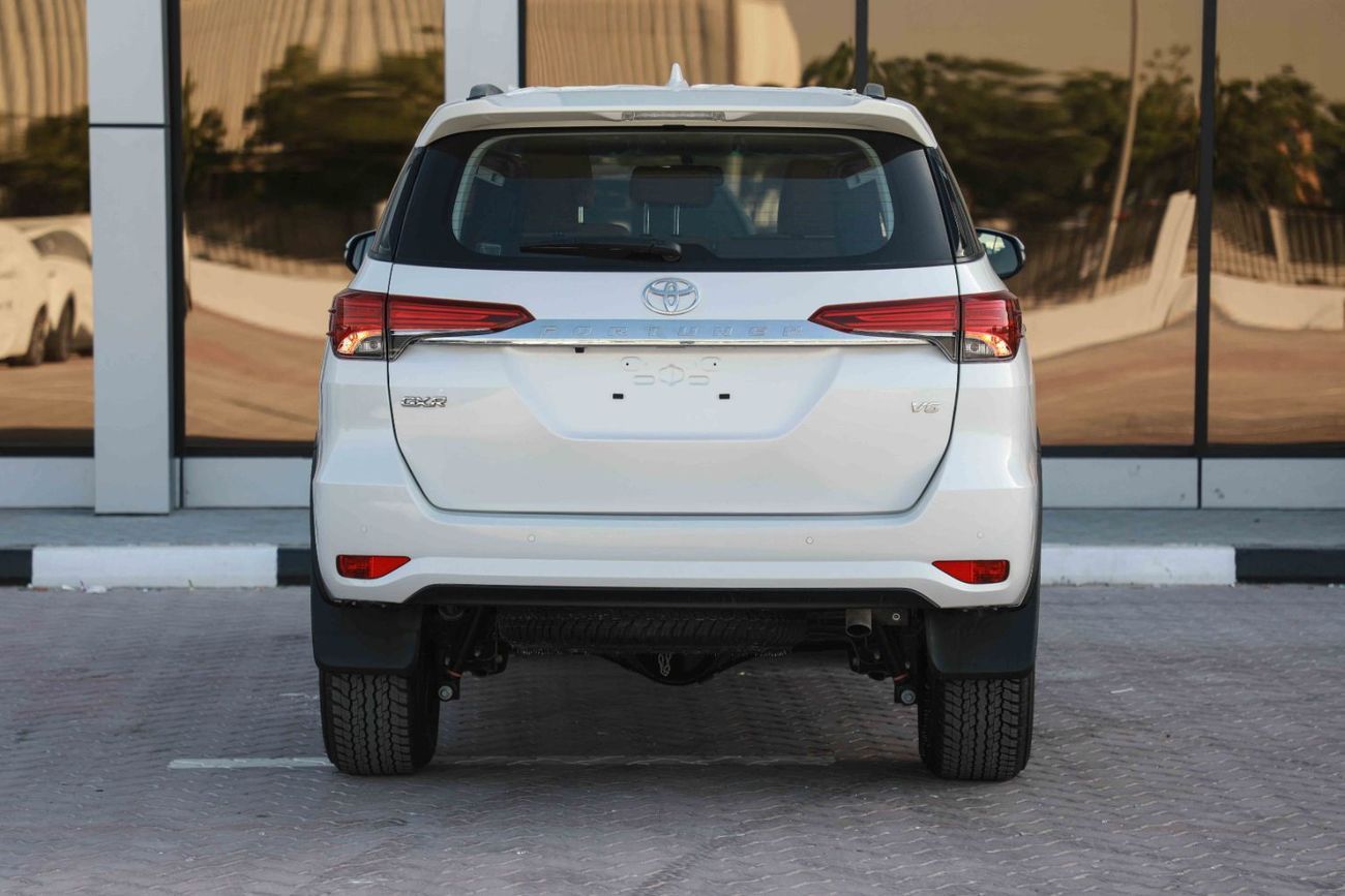 تويوتا فورتونر 2025 Toyota Fortuner GXR 4.0 - Platinum White inside Beige | Export Only