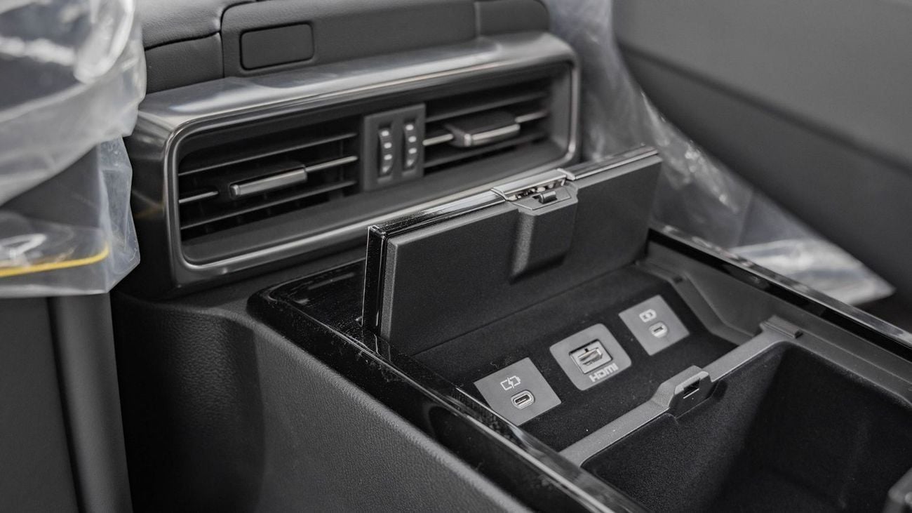 Lexus LX 600 2025 Lexus LX600 VIP 3.5L AT Petrol (Black-Black)