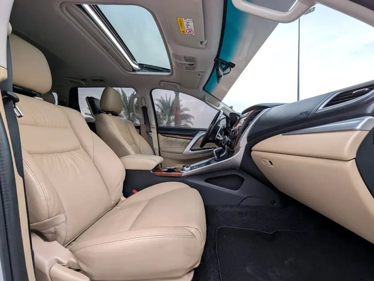 ميتسوبيشي مونتيرو سبورت GLS 4WD TOP LINE GCC IN EXCELLENT CONDITION