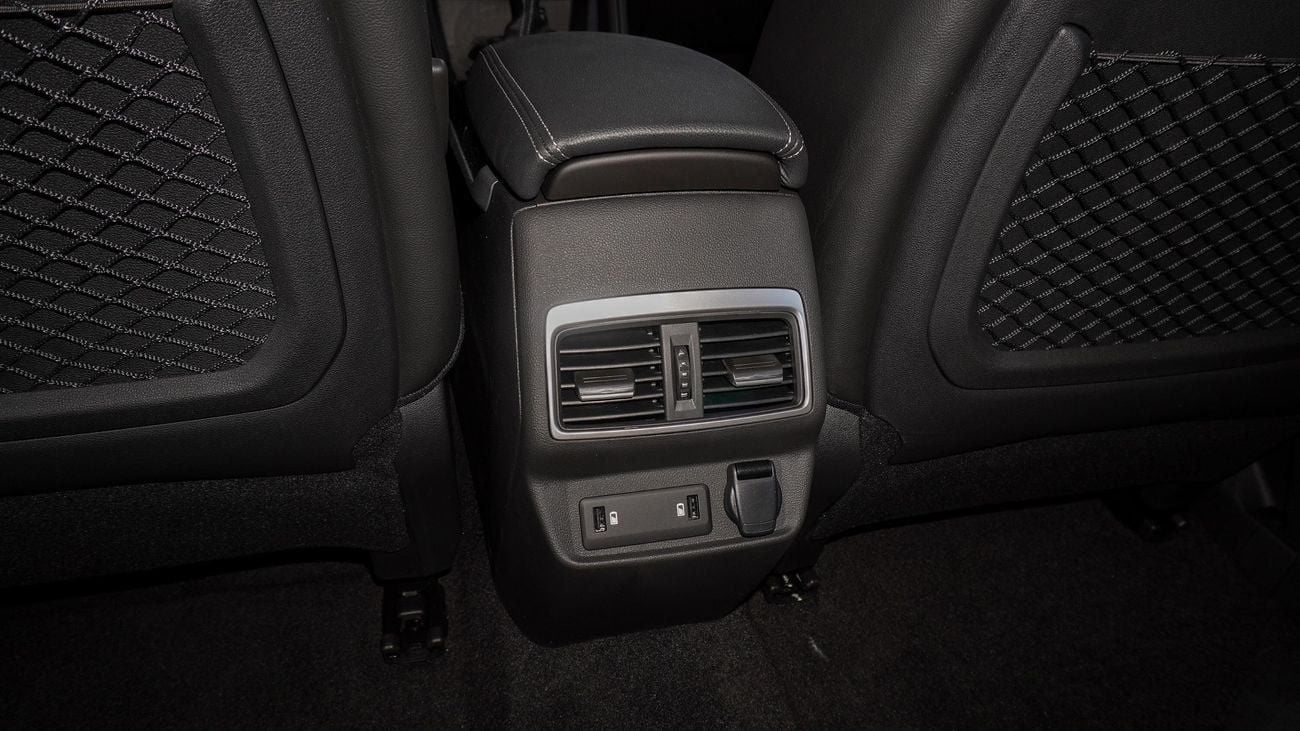 Renault Koleos 4WD  2.5L For local registration Plus 10%