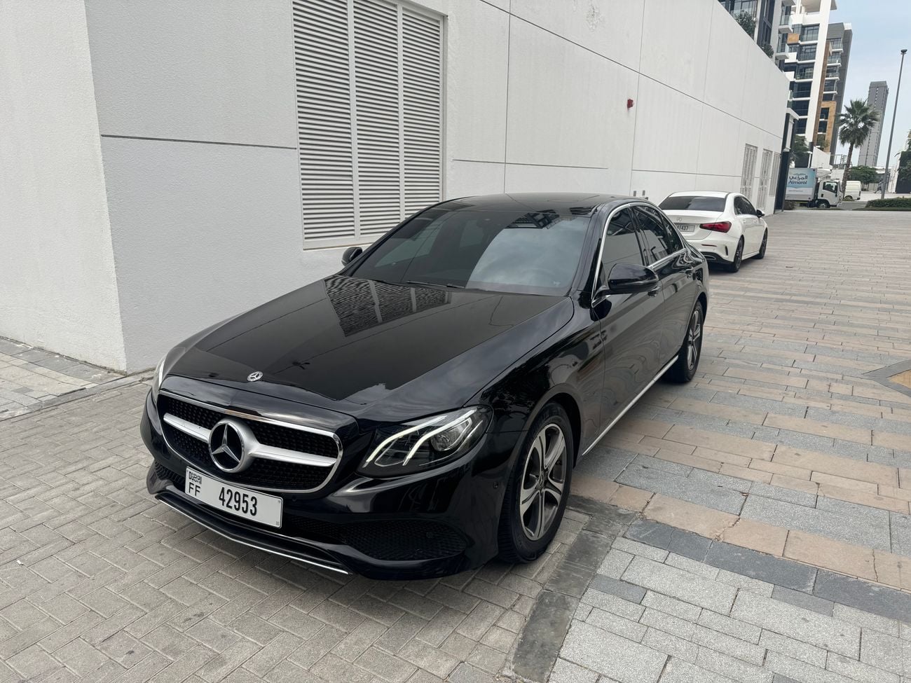 مرسيدس بنز E200