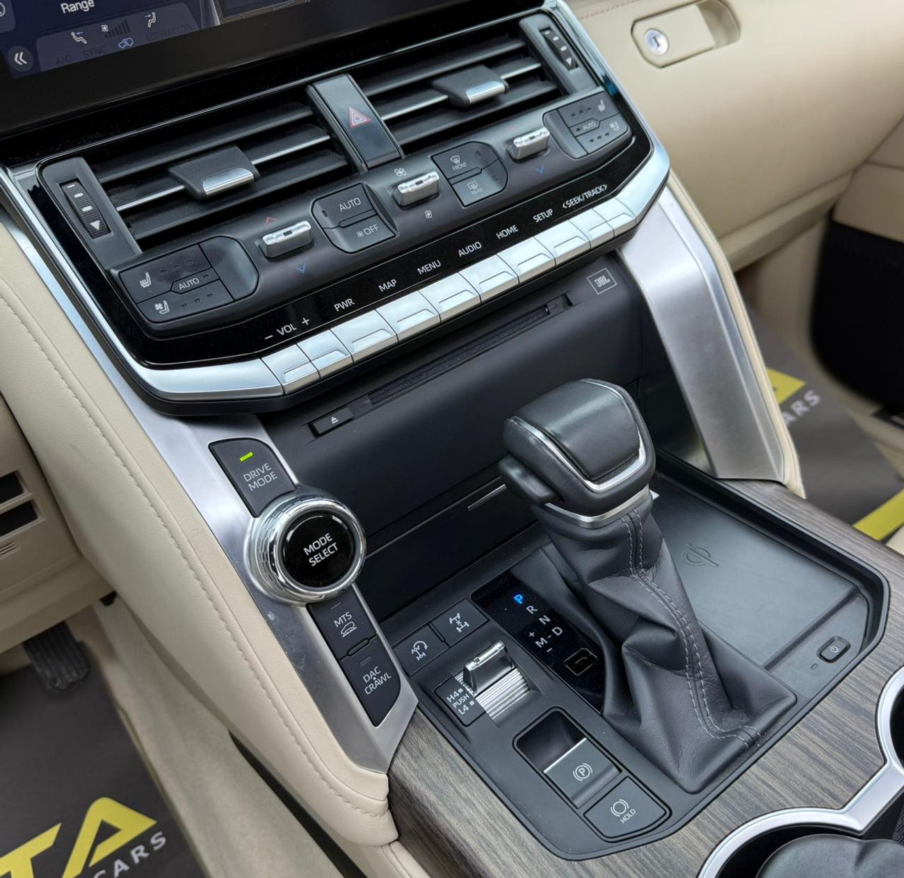 تويوتا لاند كروزر 2024 Toyota Land Cruiser VXR, Jan/2027 Warranty, Toyota Full Service History, GCC