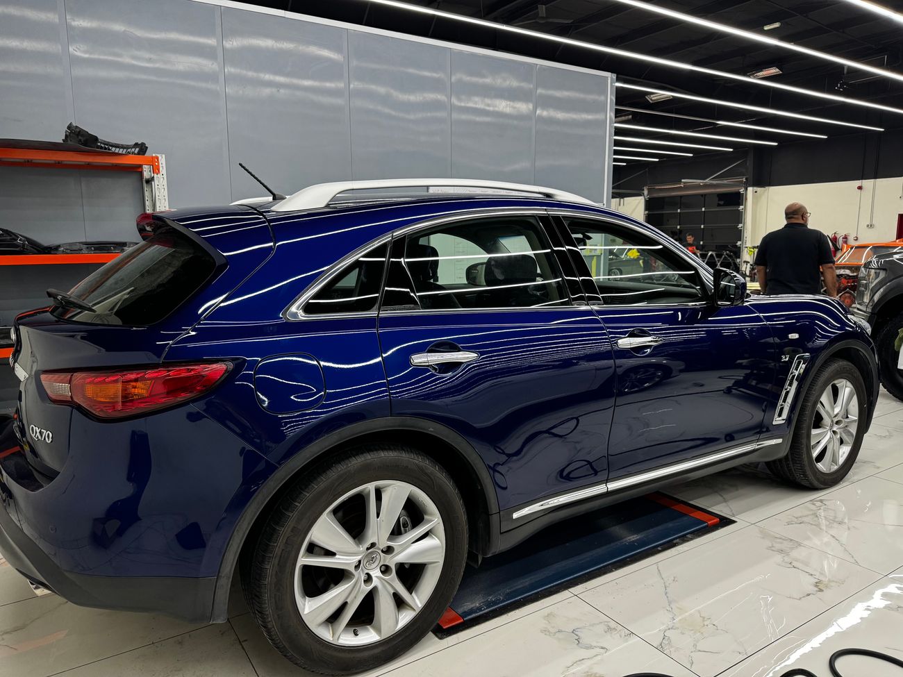 Infiniti QX70 3.7L Full Option