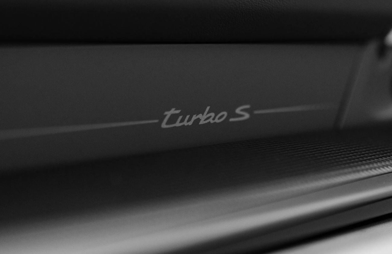 بورش 911 3.7L F6 Turbocharged Engine + T-Hybrid