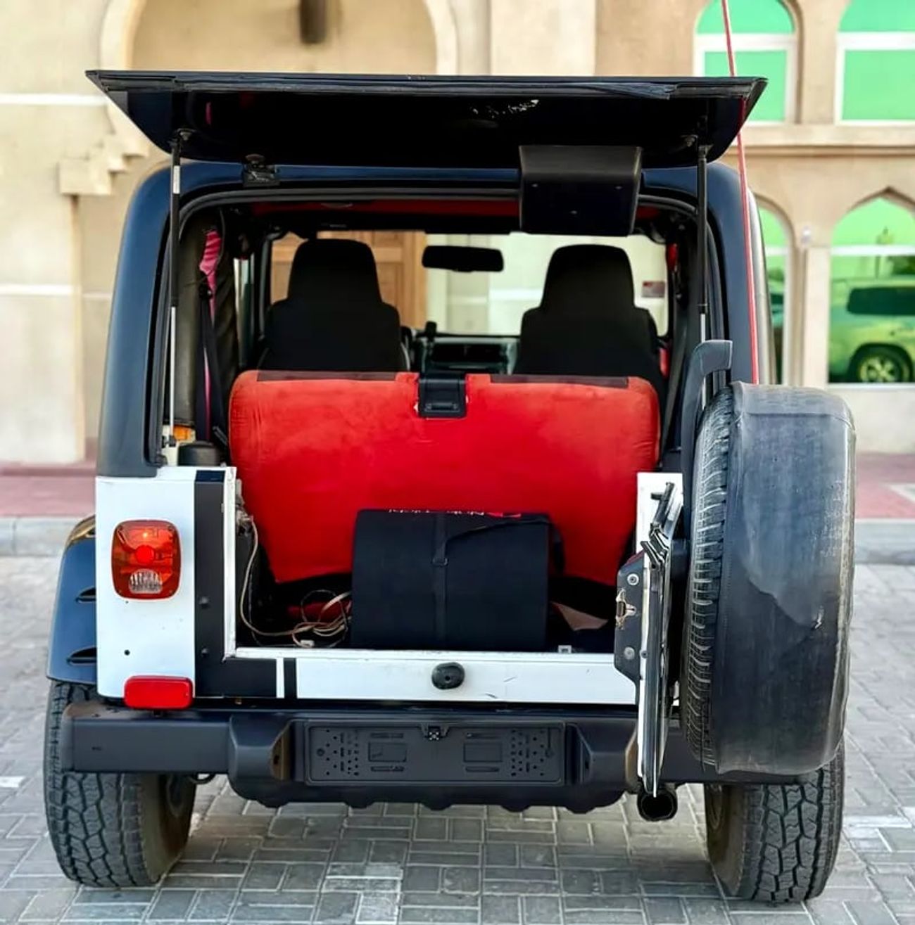 Jeep Wrangler SPORT GCC Specs جير عادي