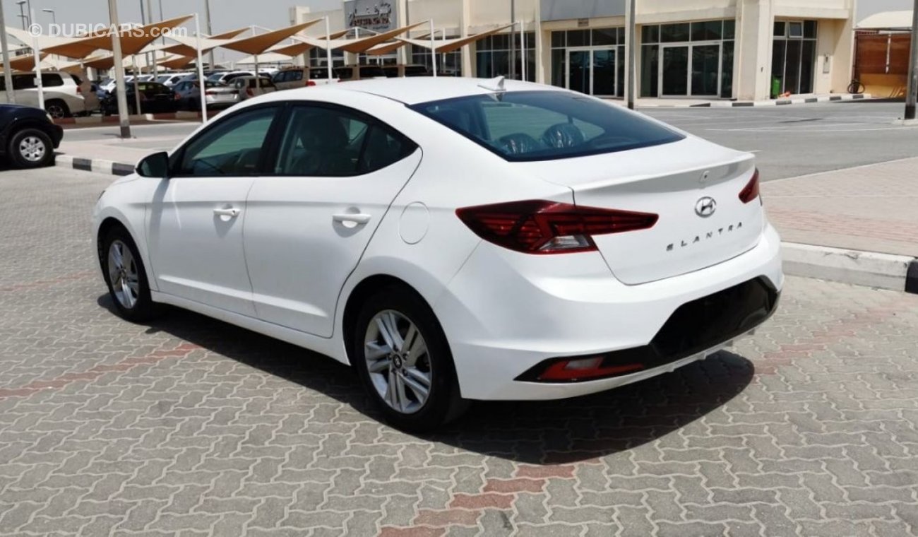 Hyundai Elantra SE - Very Clean Car