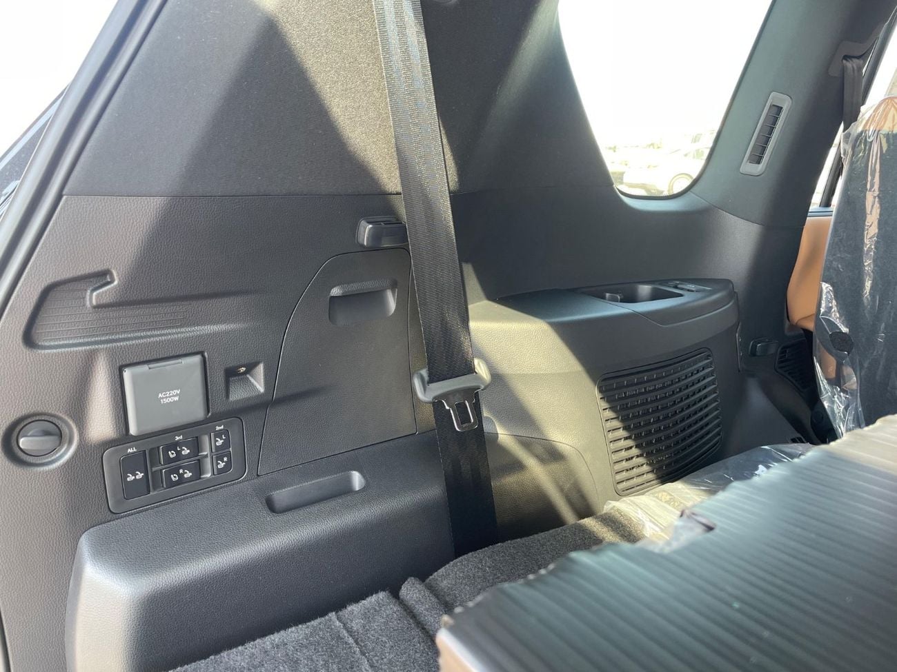 Lexus LX 700h Signature 3.5L T HYBRID WITH AUTOPARKING