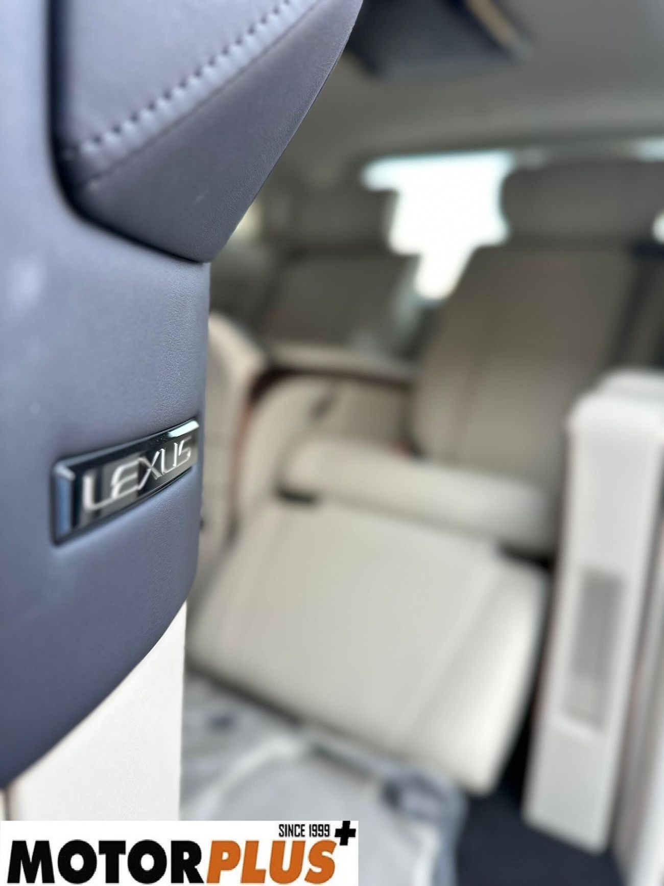 لكزس LM 350h Hybrid 4 Seater 2025 - Ready Stock!