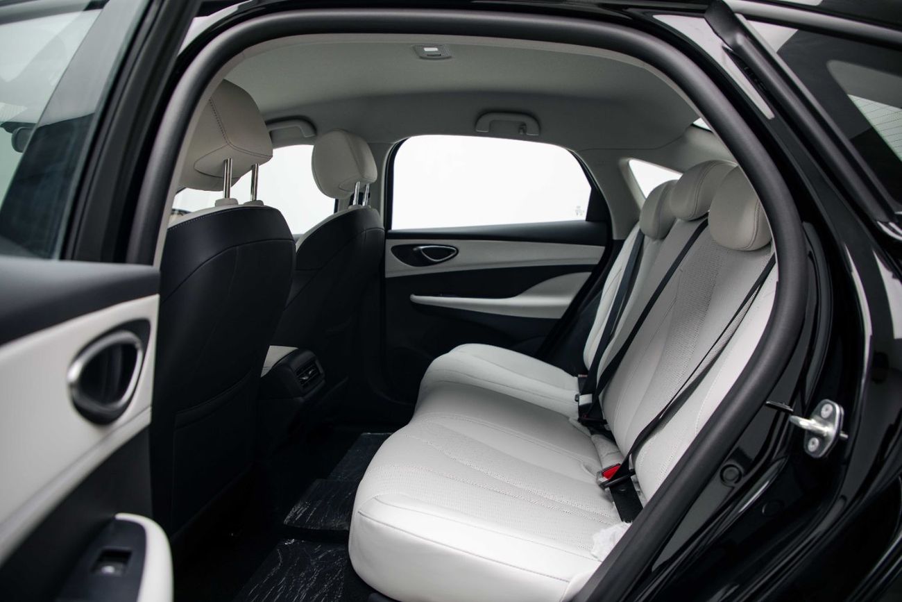 بي واي دي سيل 05 DM-i ID Luxury 1.5L - Black Inside Grey | Export Only