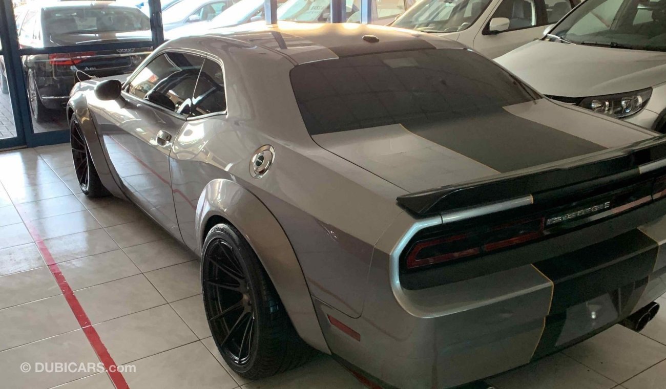 Dodge Challenger