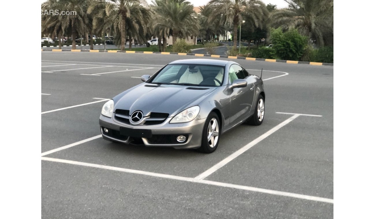 مرسيدس بنز SLK 200 موديل 2009 خليجي حاله ممتازه من الداخل والخارج فل مواصفات