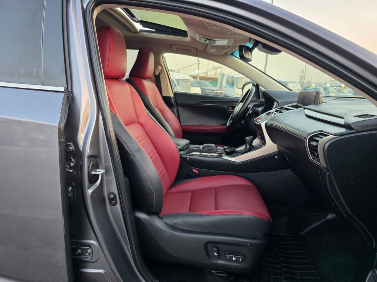 Lexus NX300 2021 Model Lexus NX300 Sunroof , 360 camera and trunk automatic