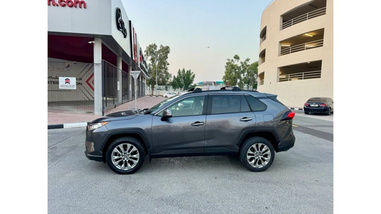 تويوتا راف ٤ 2019 LIMITED AWD SUNROOF UAE PASS