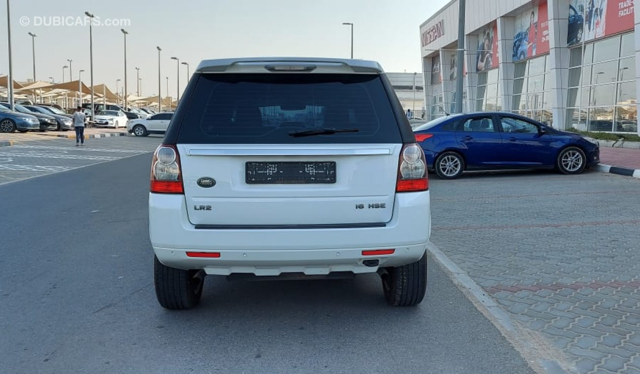 Land Rover LR2 Gulf - Panorama - Fingerprint - Wheels - Sensors - Back Wing - Electric Chair - Remote Control - Fog