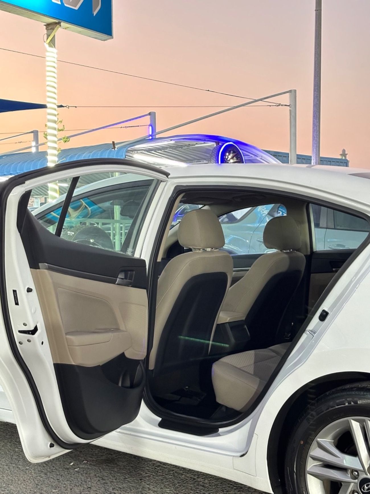 Hyundai Elantra GLS Hyundai Elantra 2021 with engine capacity 2 has a sensor and blind spot lane exit has a sunroof 