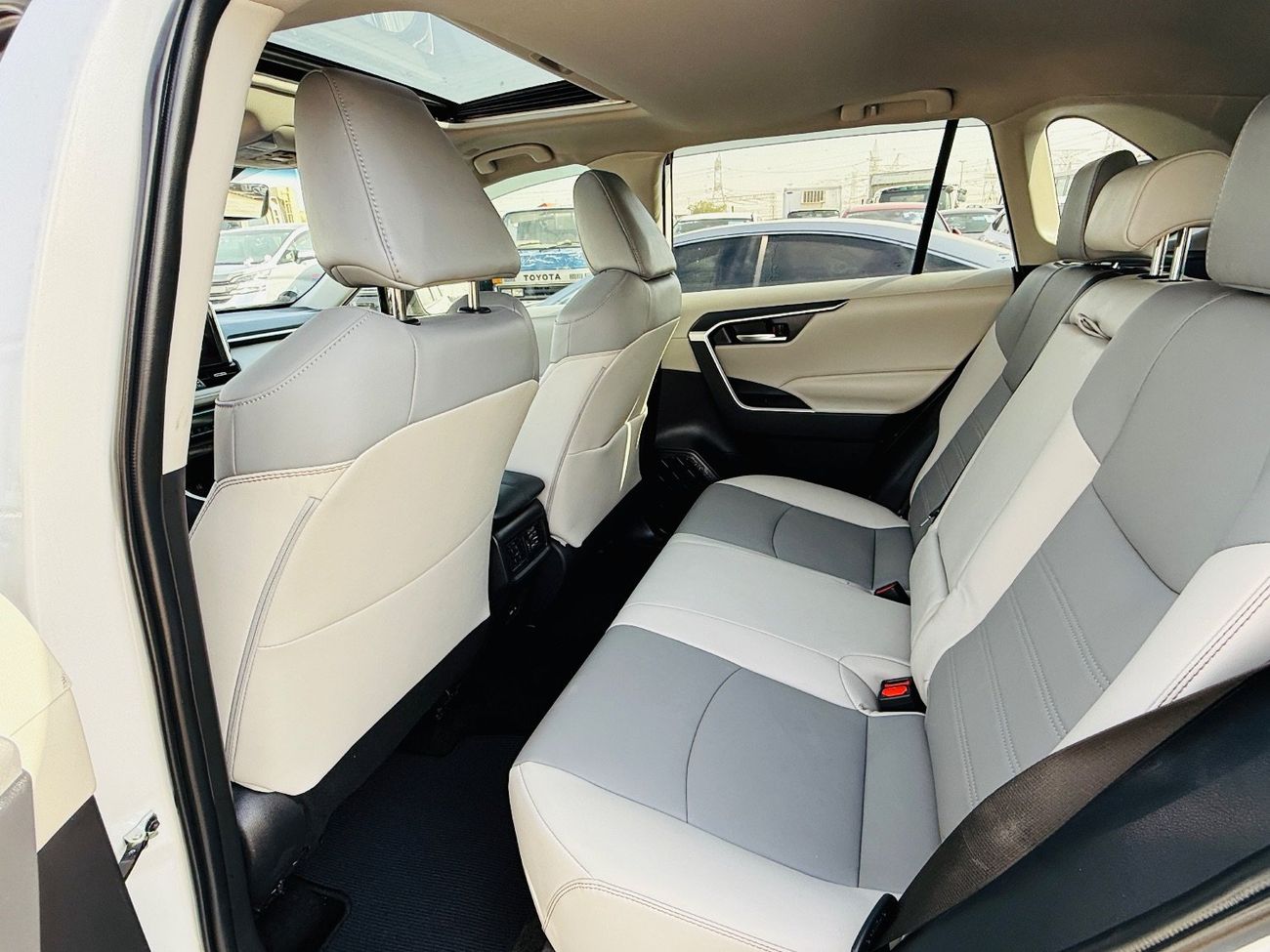 Toyota RAV4 Toyota RAV4 XLE premium