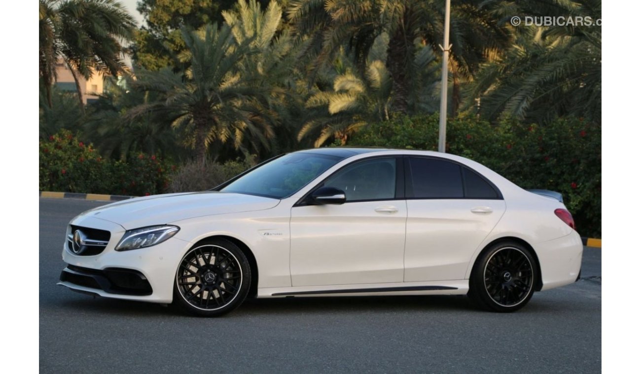 مرسيدس بنز C 63 AMG مرسيدس بنز C63 S وارد المانيا 2016 فل ابشن 4 فصوص  بحاله ممتازه بدون حوادث