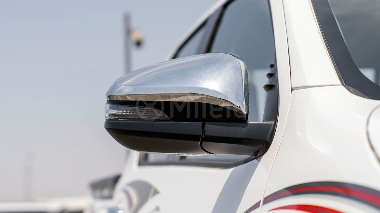 تويوتا هيلوكس SRS 2-YEAR WARRANTY + SERVICE AVAILABLE | IN-HOUSE FINANCING | 0% DOWNPAYMENT (BANK)