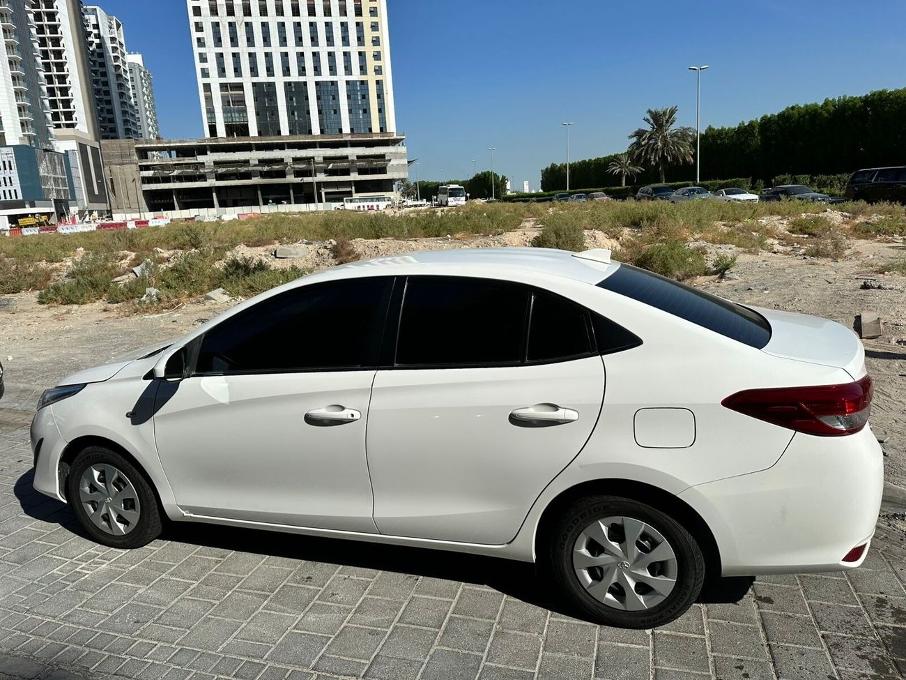 Toyota Yaris SE 1.3L (100 HP)